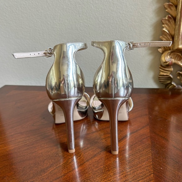 Nine West metallic gold ankle strap heels - Picture 3 of 6
